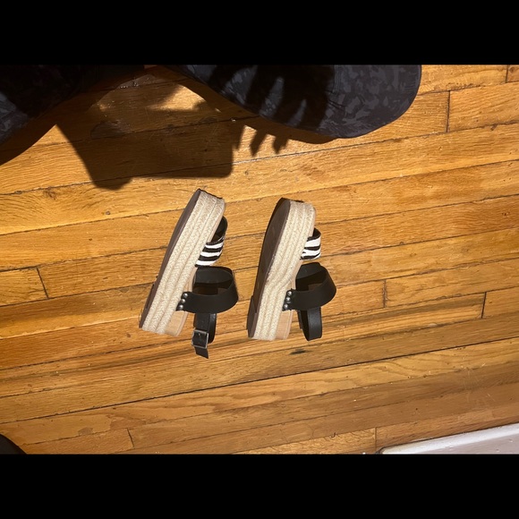 Steve Madden Black And White Zebra Plaform Sandal - Picture 5 of 6